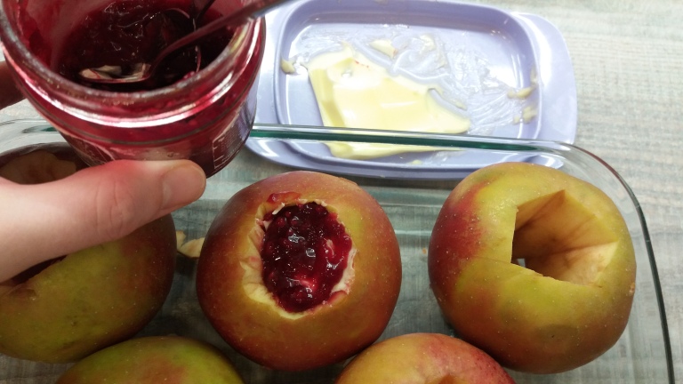 Bratäpfel in 4 Varianten // mit Marmelade oder Marzipan – Mamablog ...